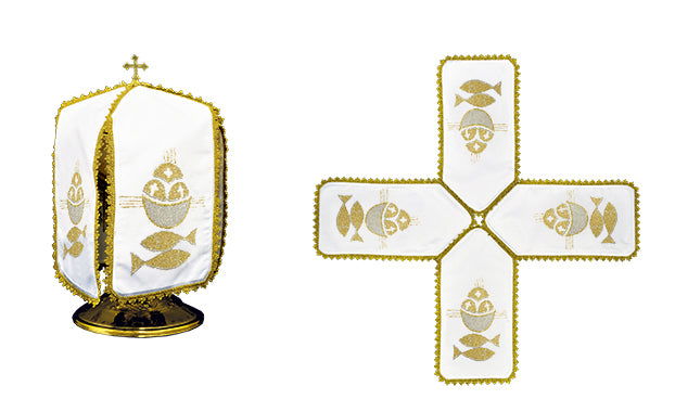 Veil for the ciborium crafted from smooth fabric featuring gold embroidery and lace, measuring 24 cm, made in Poland