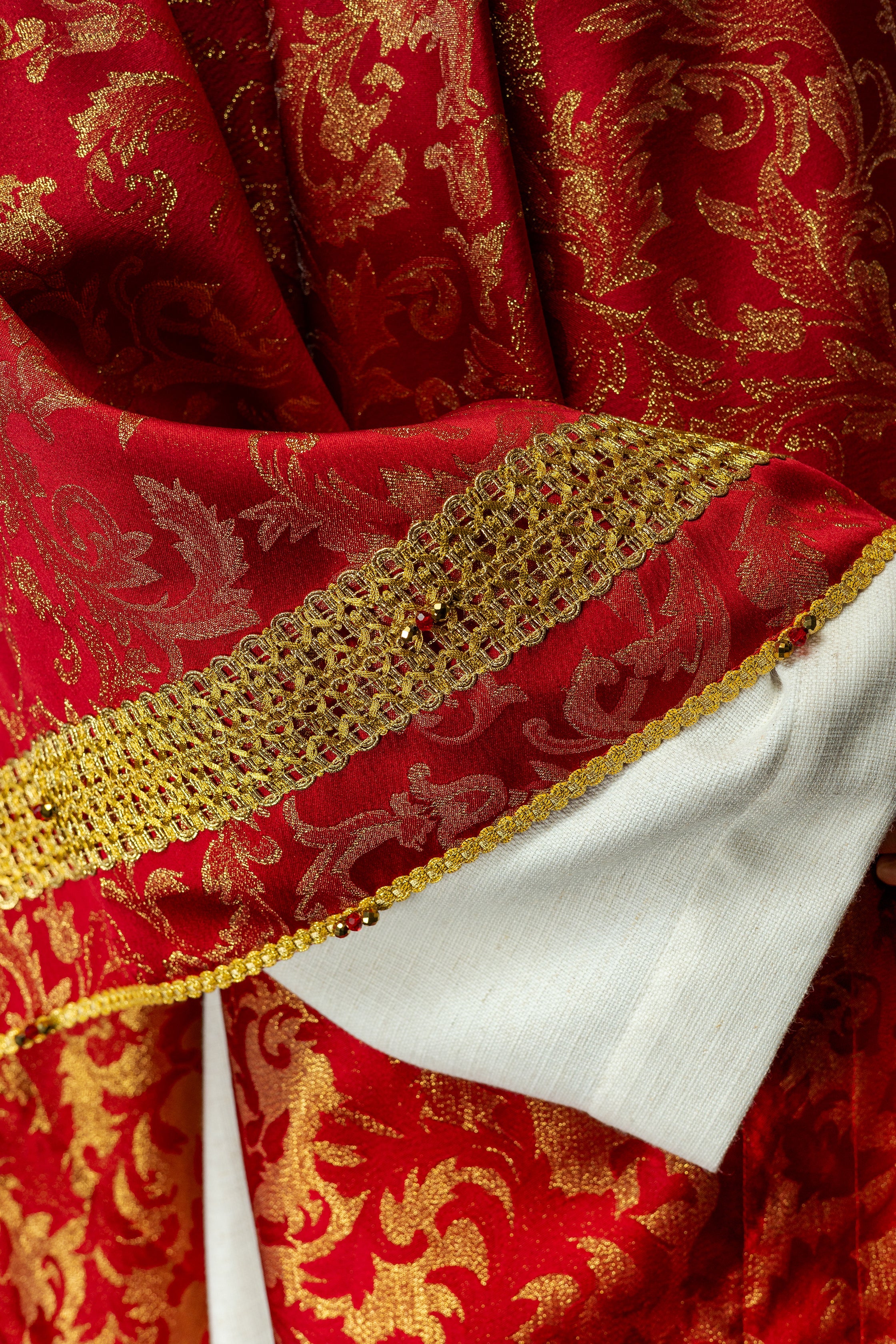 Ręcznie wykonany ornat z naturalnymi kamieniami Handmade 7010 Czerwony - ORNATY.PL