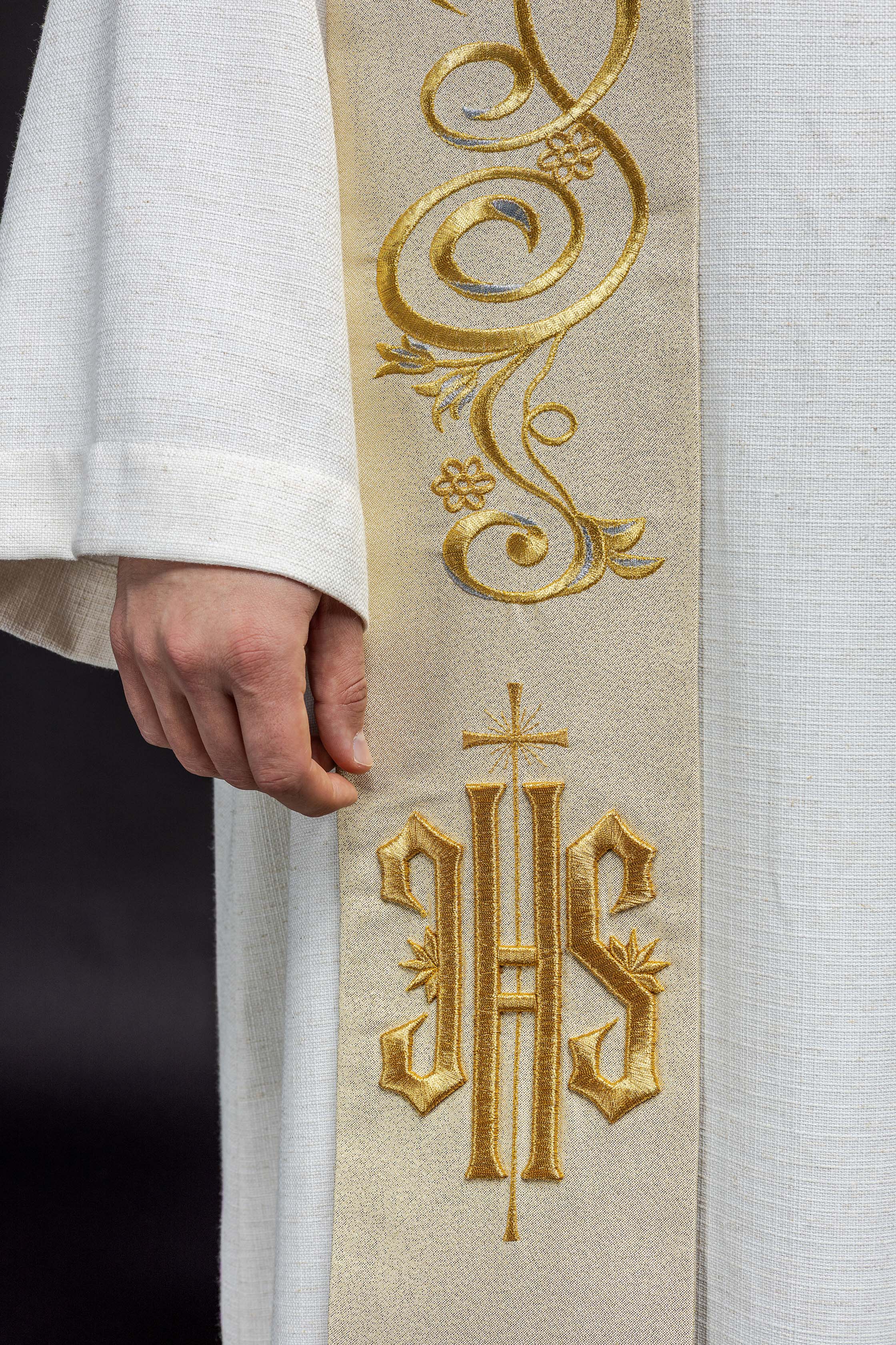 Stuła haftowana IHS w kolorze złotym - ORNATY.PL