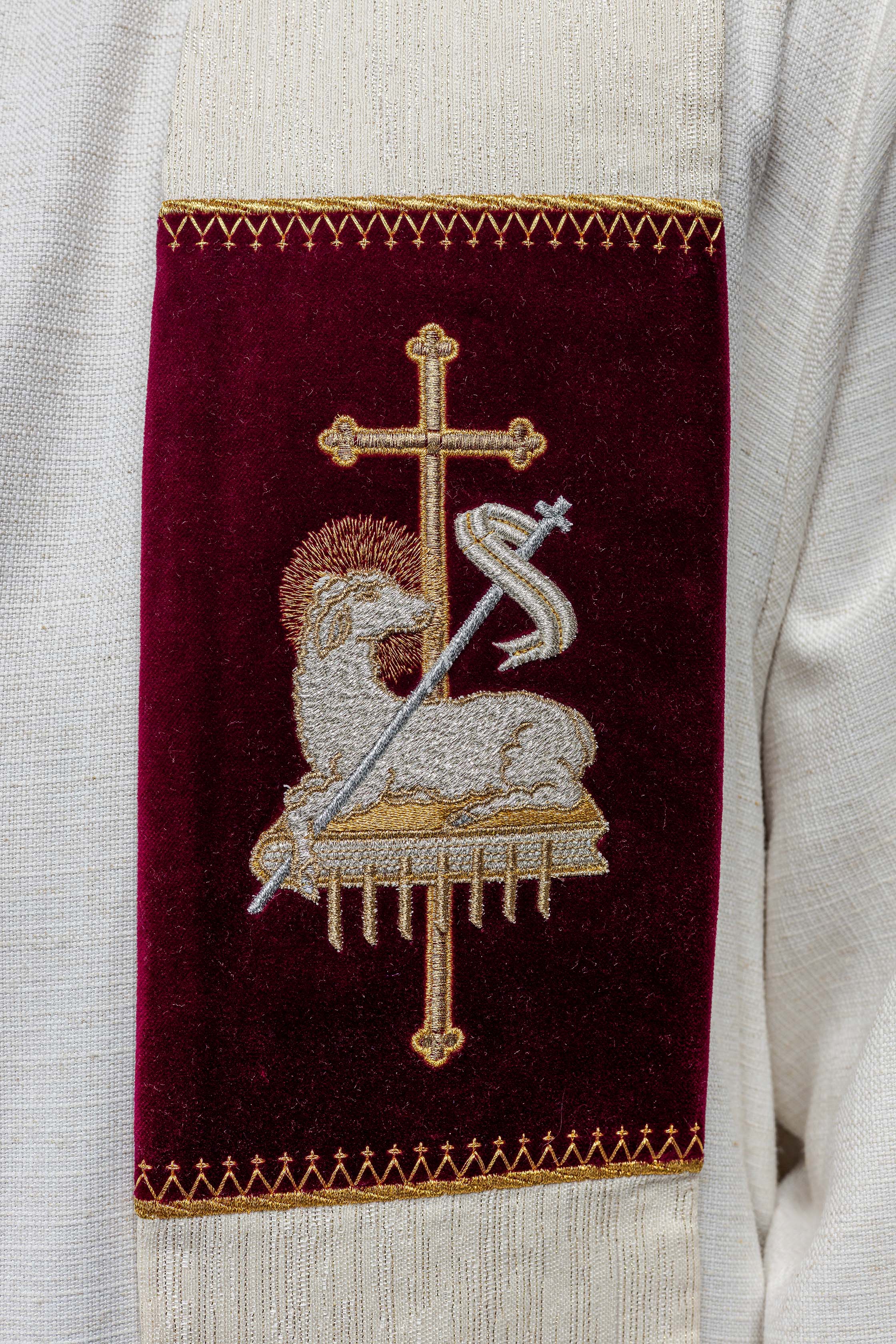 liturgical priest vestments - chasubles - stoles - copes - scapha.co