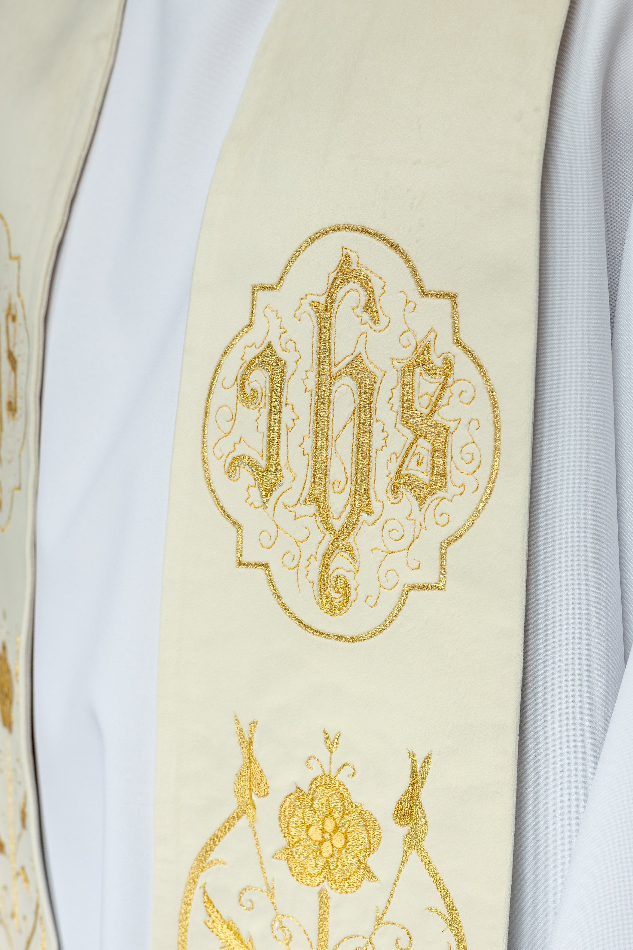 liturgical priest vestments - chasubles - stoles - copes - scapha.co